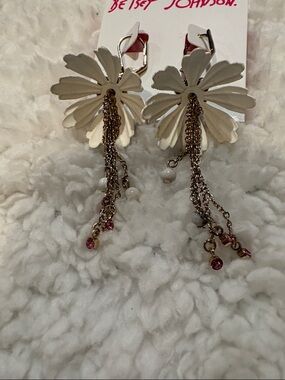 Betsey Johnson White Floral Drop Earrings with Gold Chains and Pink Accents